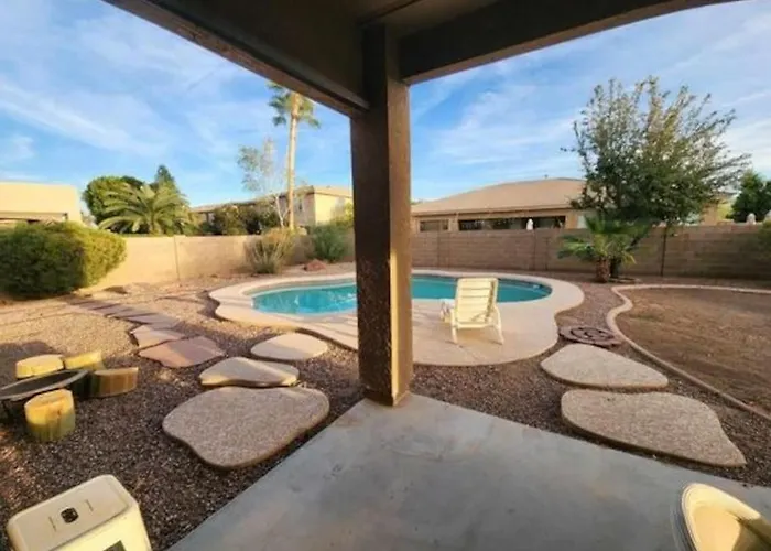 Cozy Latitude With Pool Goodyear